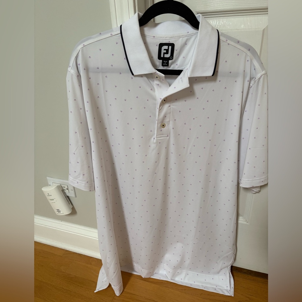 FootJoy White Polo with triangle Pattern